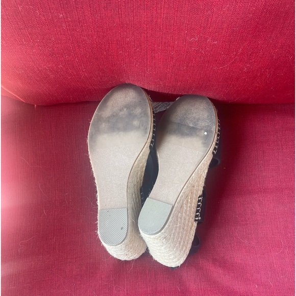 Sandals - Picture 2 of 4